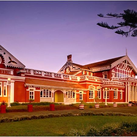 Welcomheritage Fernhills Royal Palace Ooty Extérieur photo